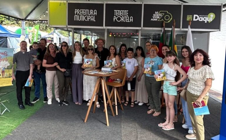 Lançamento do livro O Cavalo da Vovó emociona leitores na Feira Negócios Daqui, em Tenente Portela (RS).