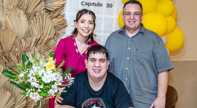 Lançamento do livro Meu Jeito Especial de Ser marca os 30 anos de Matheus em Salto (SP)