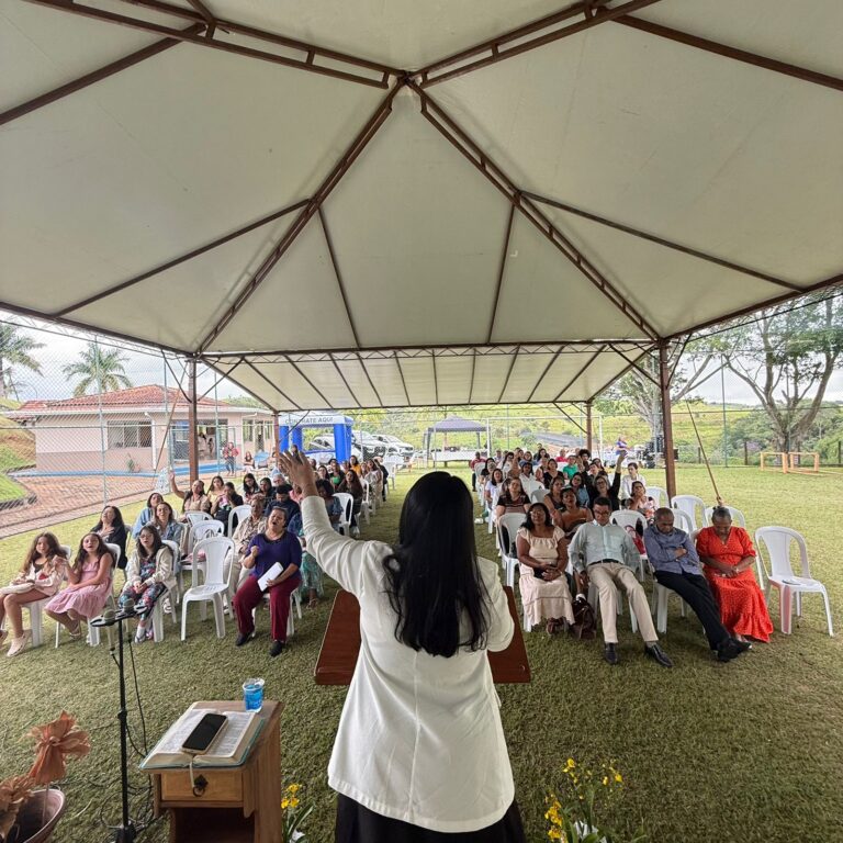 Giovana Bailer reúne 150 mulheres em tarde de fé e transformação em Guararema (SP)